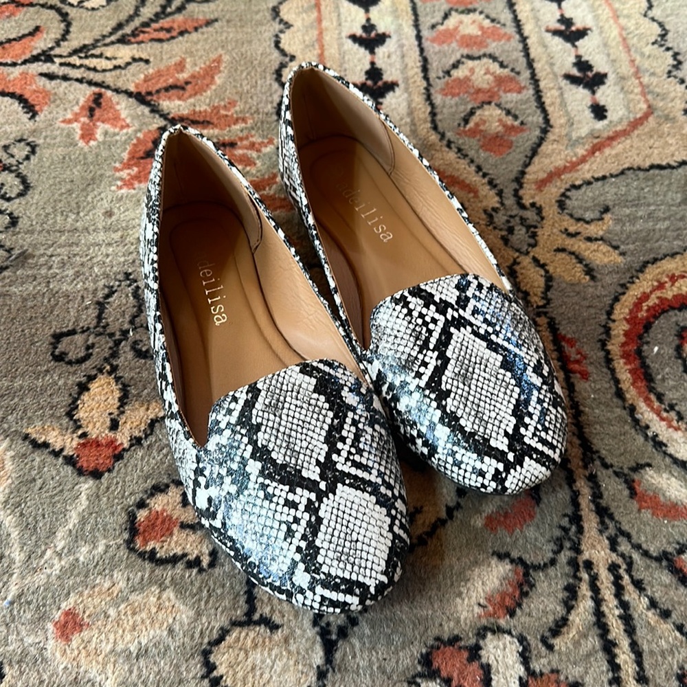 Snake skin flats